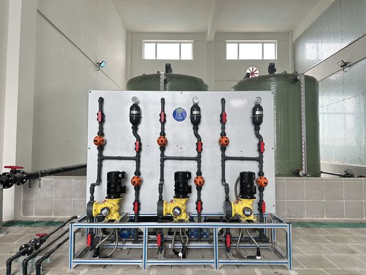 Tratamento de água simplificado Máquina de dosagem química automática integrada com PAC KMnO4